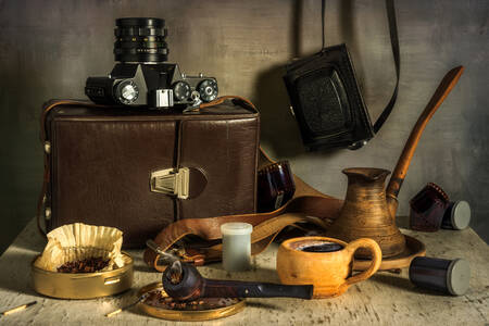 Old photographic equipment on the table