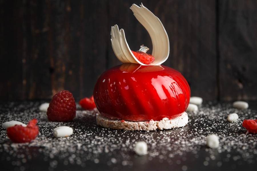 Taart met rood glazuur
