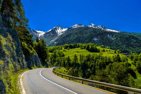 Път в Алпите