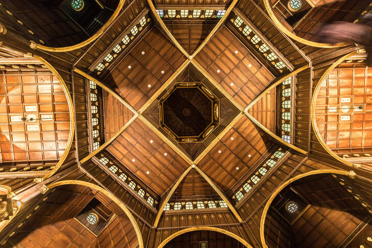 Таванът на базиликата на Дева Мария на ангелите в Картаго