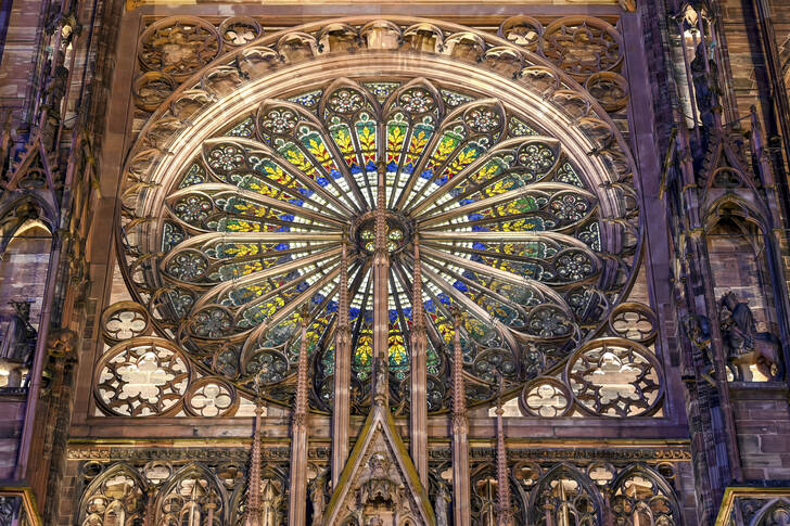 Prozor katedrale u Strasbourgu