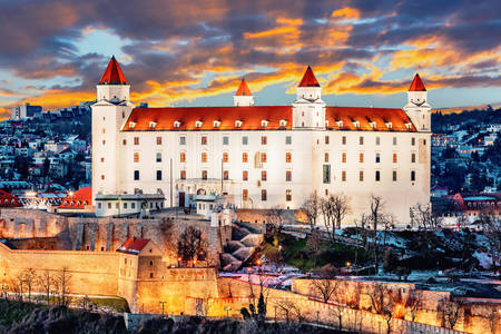 Château de Bratislava au coucher du soleil