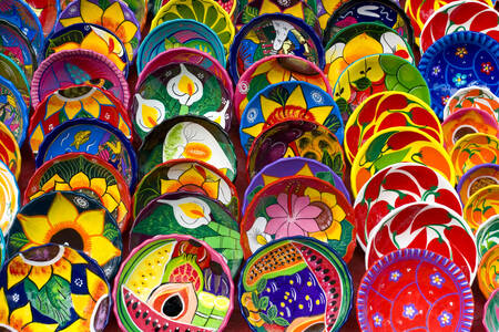 Цветни мексикански чинии