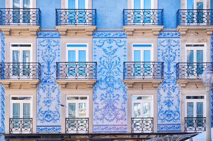 Building facade in Porto