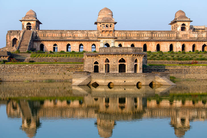 Pohled na Hindolu Mahal