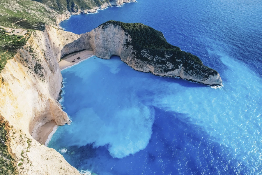Pláž Navagio na ostrově Zakynthos