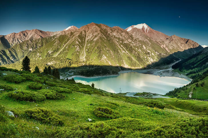 Veľké jazero Almaty