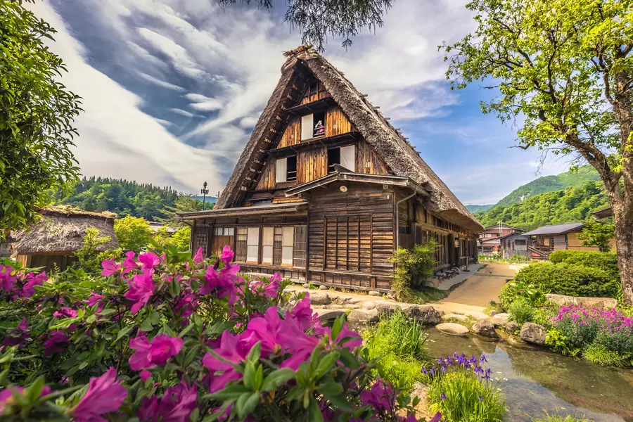 Rumah tradisional di Shirakawa-go