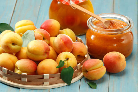 Aprikoser och aprikos sylt