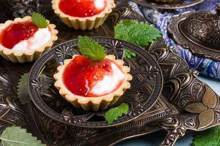 Tartlets with jam and cream