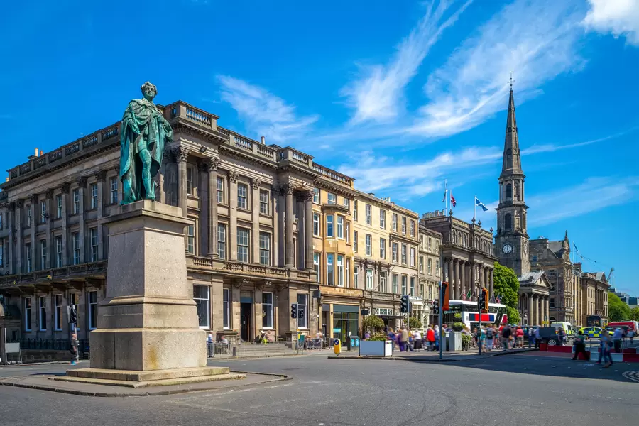 Uitzicht op George Street in Edinburgh