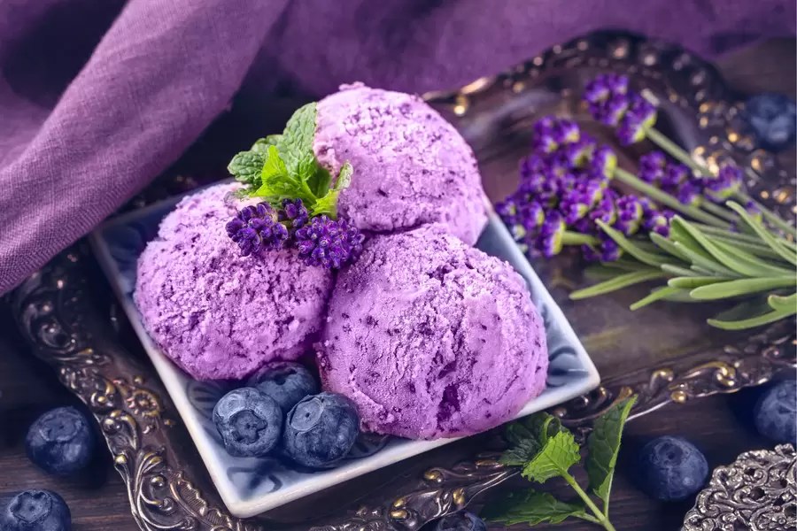 Lody jagodowe
