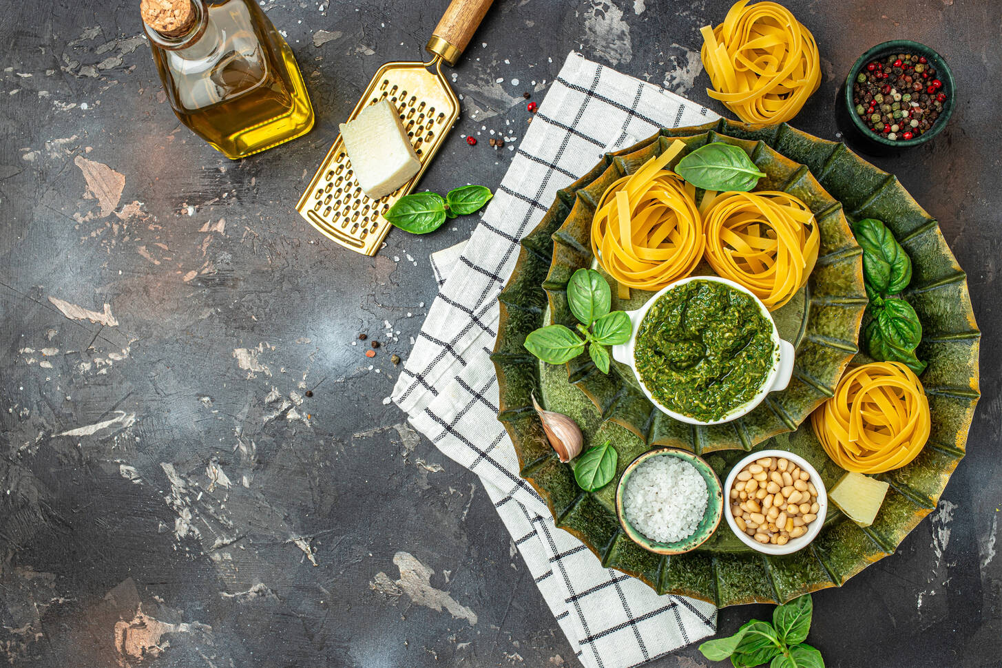 Tagliatelle with pesto sauce Jigsaw Puzzle (Home, Food) Puzzle Garage