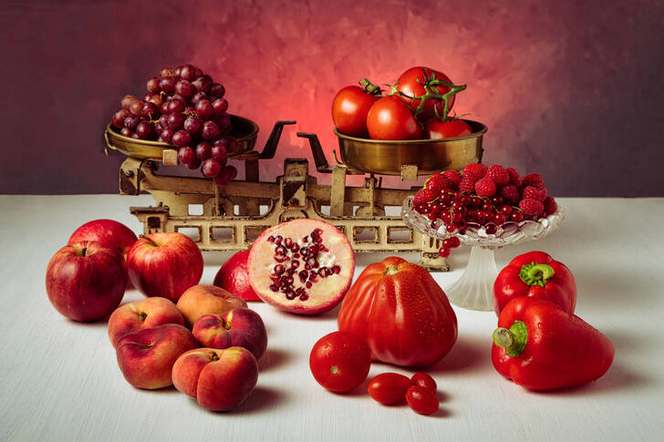 Красные фрукты и овощи