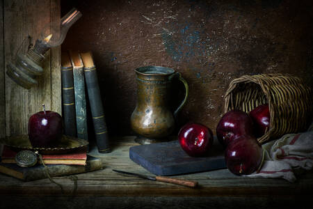 Manzanas en el estante