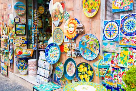 Prodejna keramiky ve Vietri sul Mare