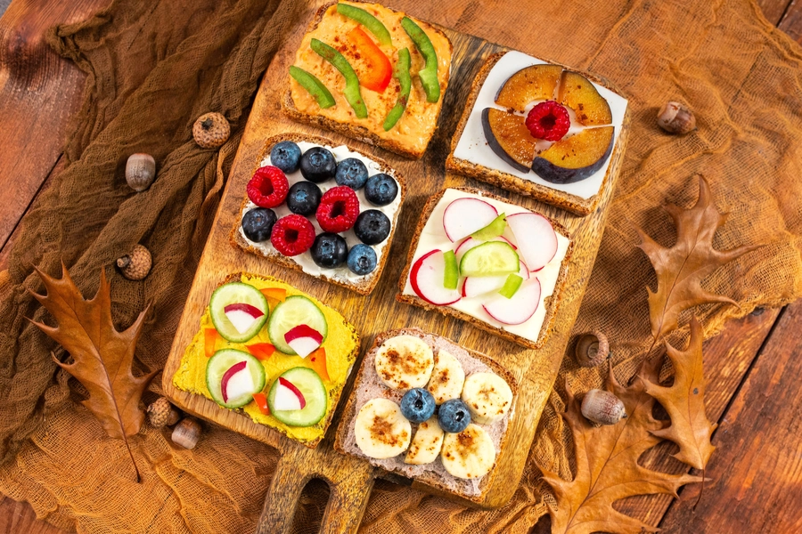 Sándwiches con frutas y verduras
