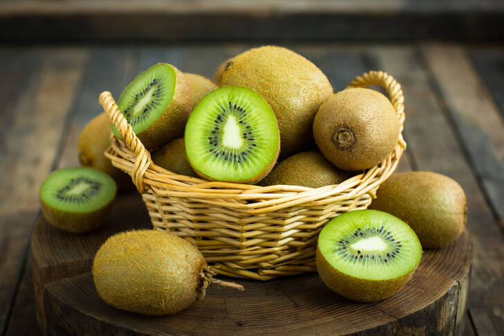 Kiwi in a basket