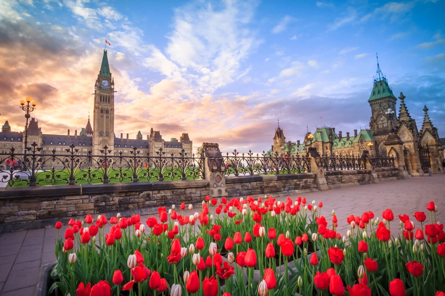 Kanada, Ottawa’daki Parliament Hill