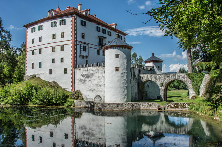 Dvorac Sneznik