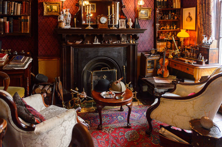 Living room at the Sherlock Holmes Museum