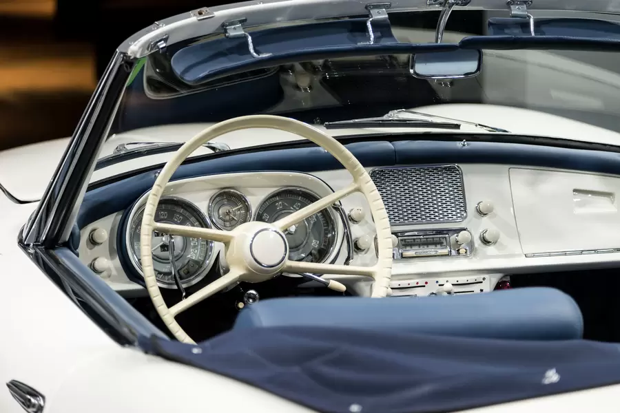 Retroauto esipaneel