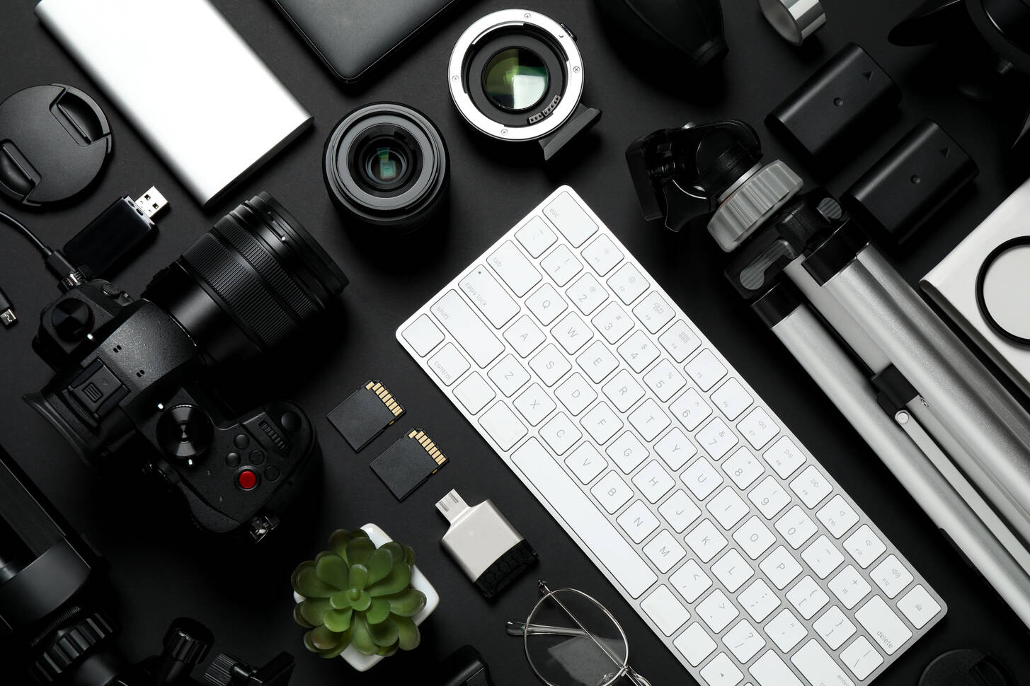 Camera and keyboard Jigsaw Puzzle (Stuff, Foto cameras) Puzzle Garage