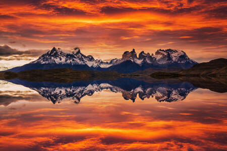 Národný park Torres del Paine pri západe slnka