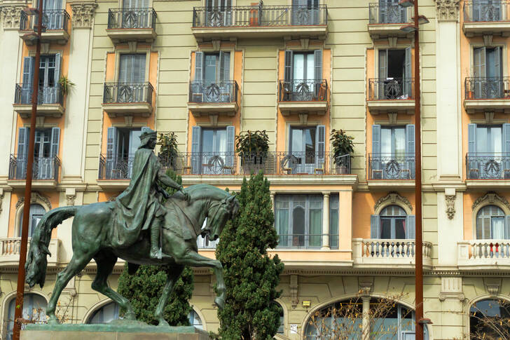 Ruiterstandbeeld van Ramon Berenguer III in Barcelona