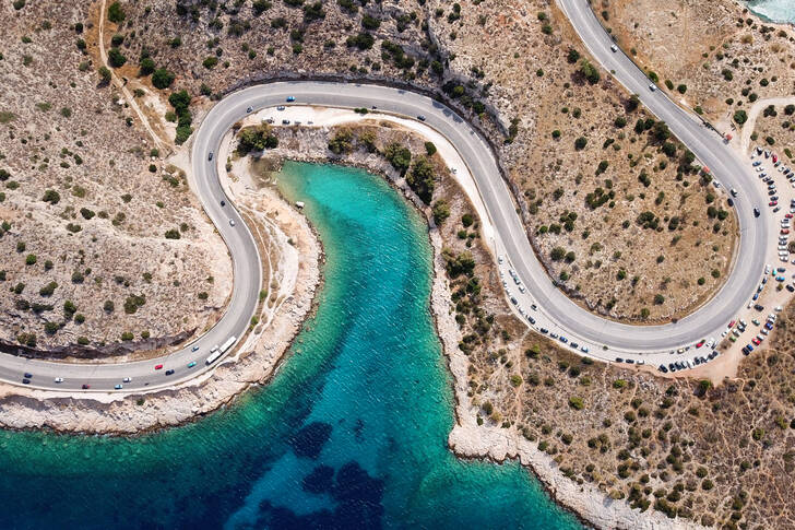 Atina Rivierası'ndaki yol