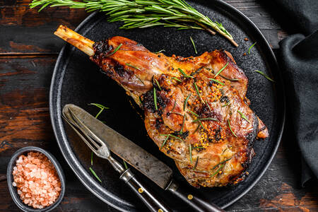 Roasted lamb with rosemary