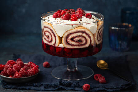 Trifle mit frischen Himbeeren