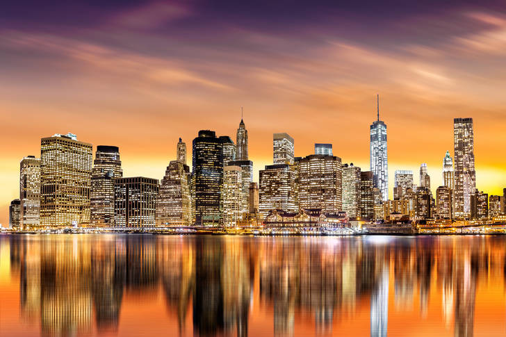 Solnedgång över New Yorks finansdistrikt