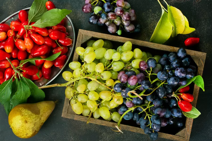Uvas y cornejo