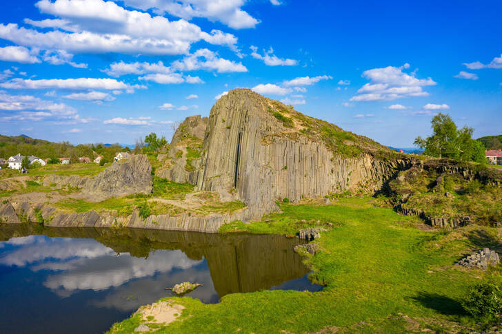 Панська скеля в Кам'янець-Шенів