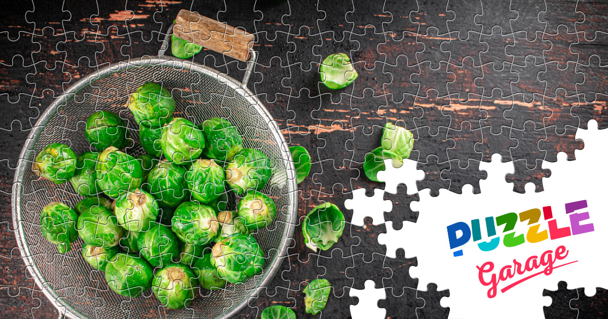 Brussels sprouts in a colander Jigsaw Puzzle (Plants, Vegetables