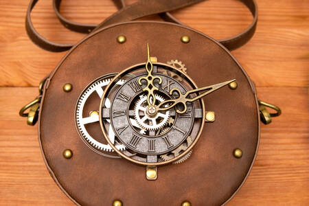 Borsa con orologio