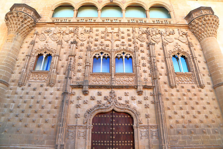 Fassade des Palastes von Jabalquinto