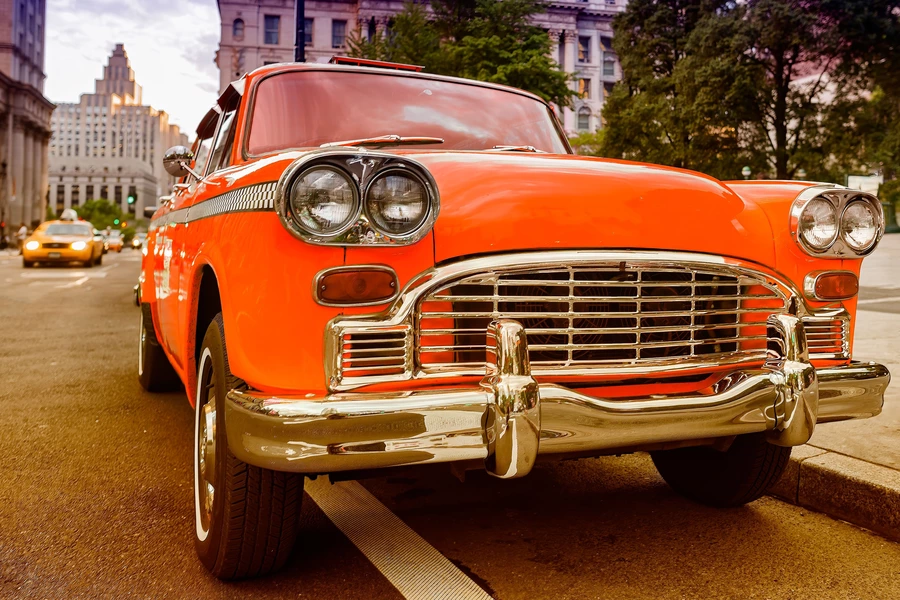 Vintage oranžové taxi