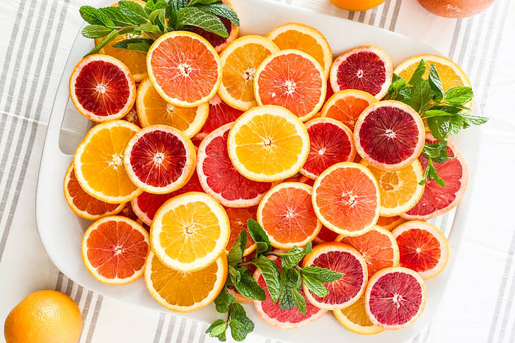 Oranges and grapefruits