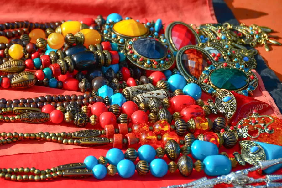 Collares con piedras grandes
