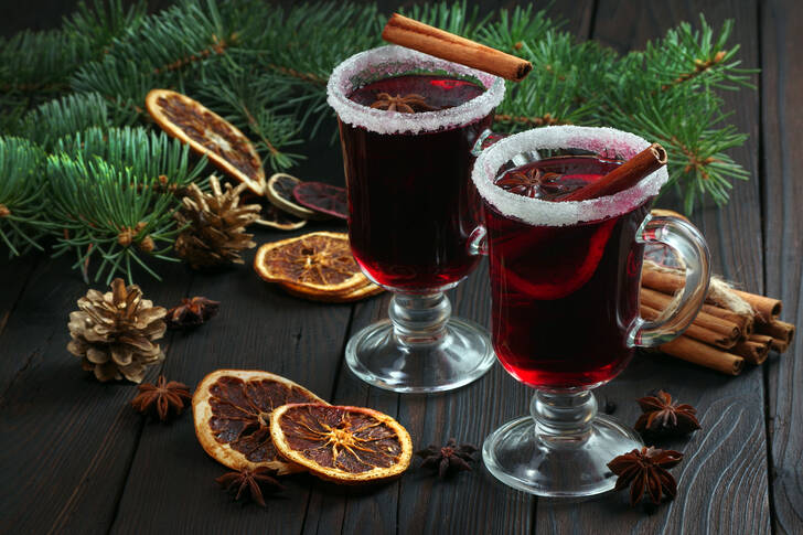 Glass cups with mulled wine