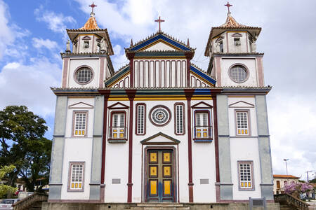 Gereja kuno di Serra