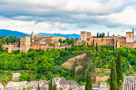 Alhambra Sarayı'nın görünümü
