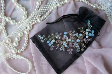 Wedding accessories with pearls