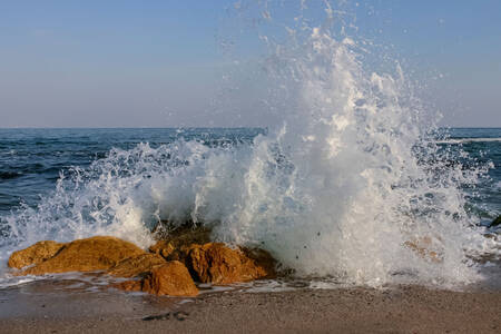 Ombak laut di pantai