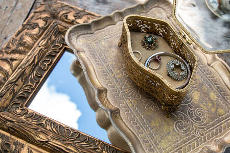 Jewelry box on a mirror