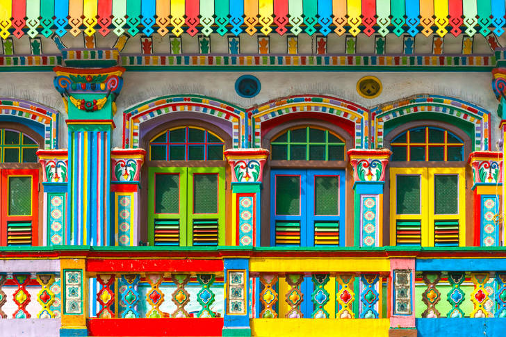 Fasad av en byggnad i lilla Indien