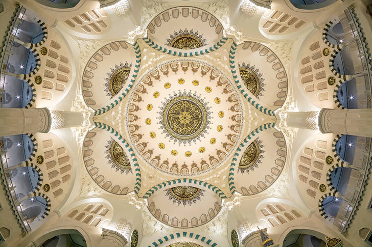 Langit-langit masjid Melike Khatun