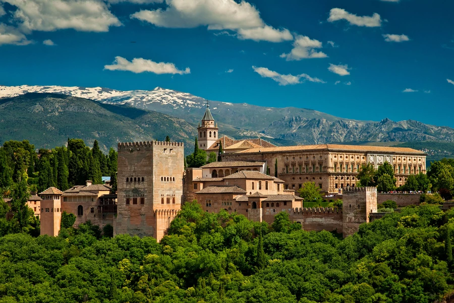 Twierdza Alhambra w Granadzie